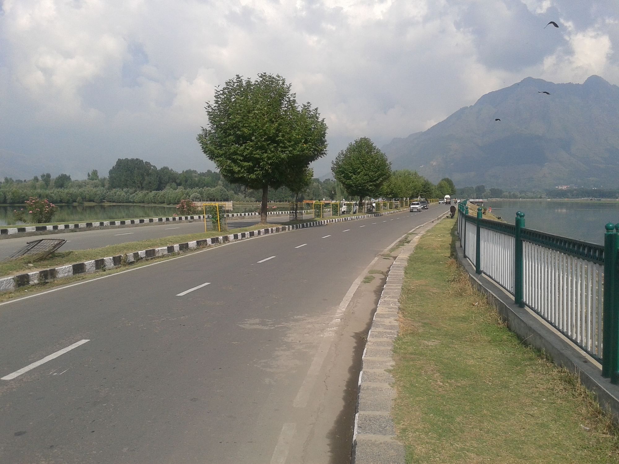DC Srinagar for timely completion of prestigious Semi Ring Road project