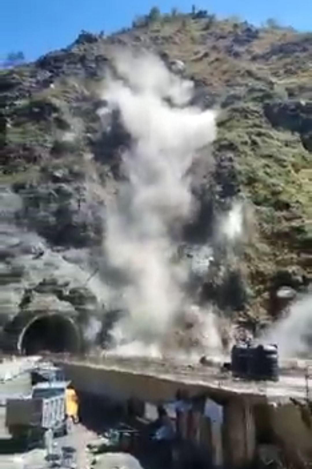 Shooting stones near newly opened T5 tunnel on SgrJmu highway, DC