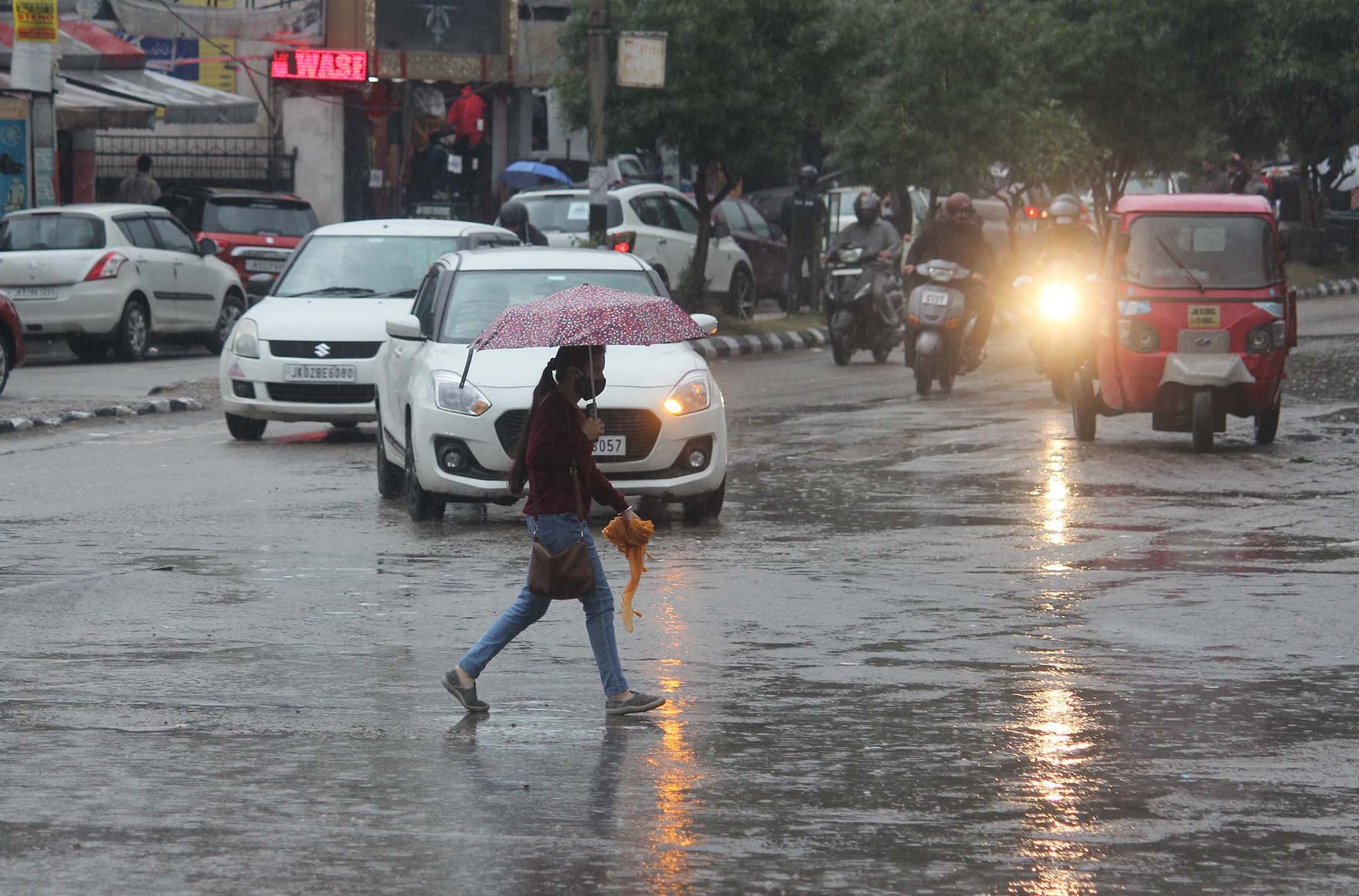 Snowfall, rain in North India Greater Kashmir