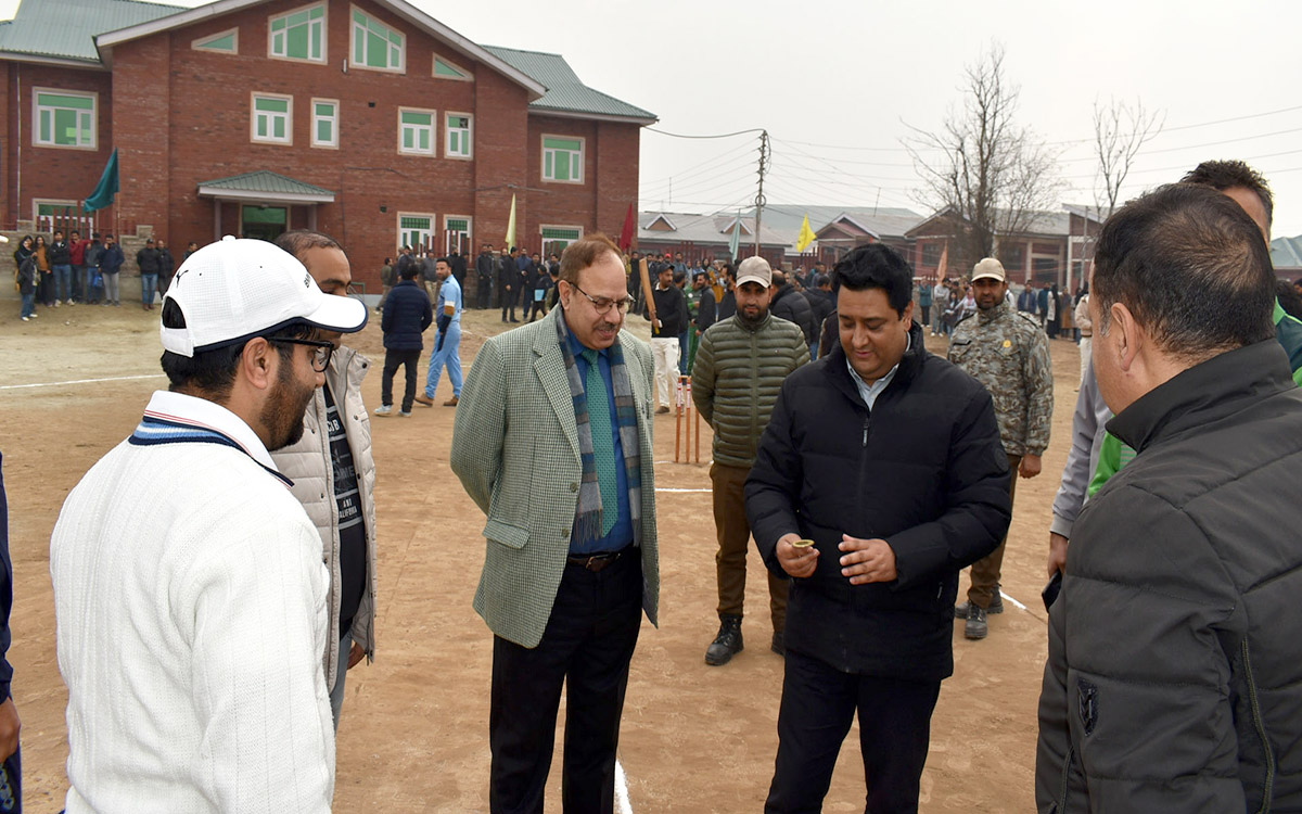 VC IUST inaugurates cricket match