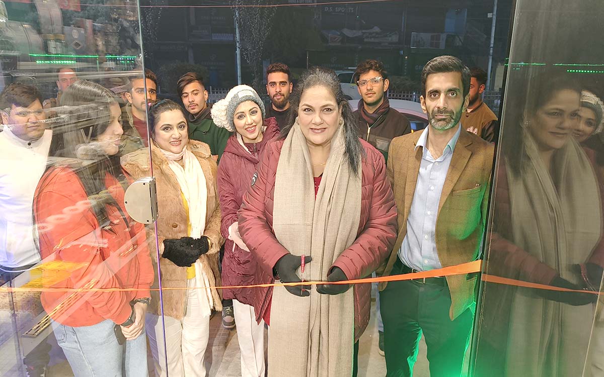 Kashmir ideal location for film shooting Bollywood actress Greater