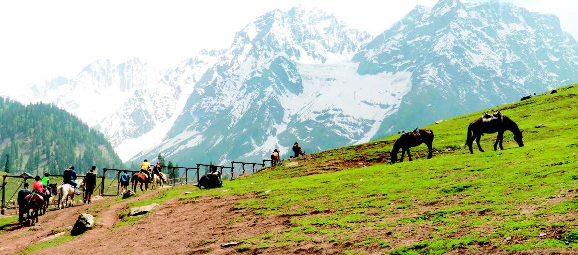[YEAR ENDER]  Tourist Boom: Over 1 million tourists flock to Sonamarg, Manasbal this year – greaterkashmir