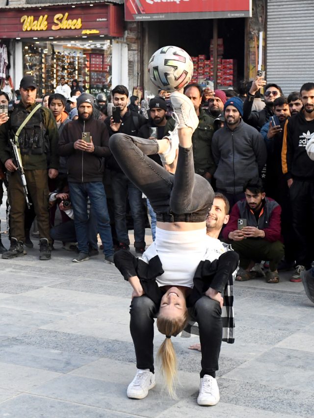 freestyle footballers draw crowd in srinagar