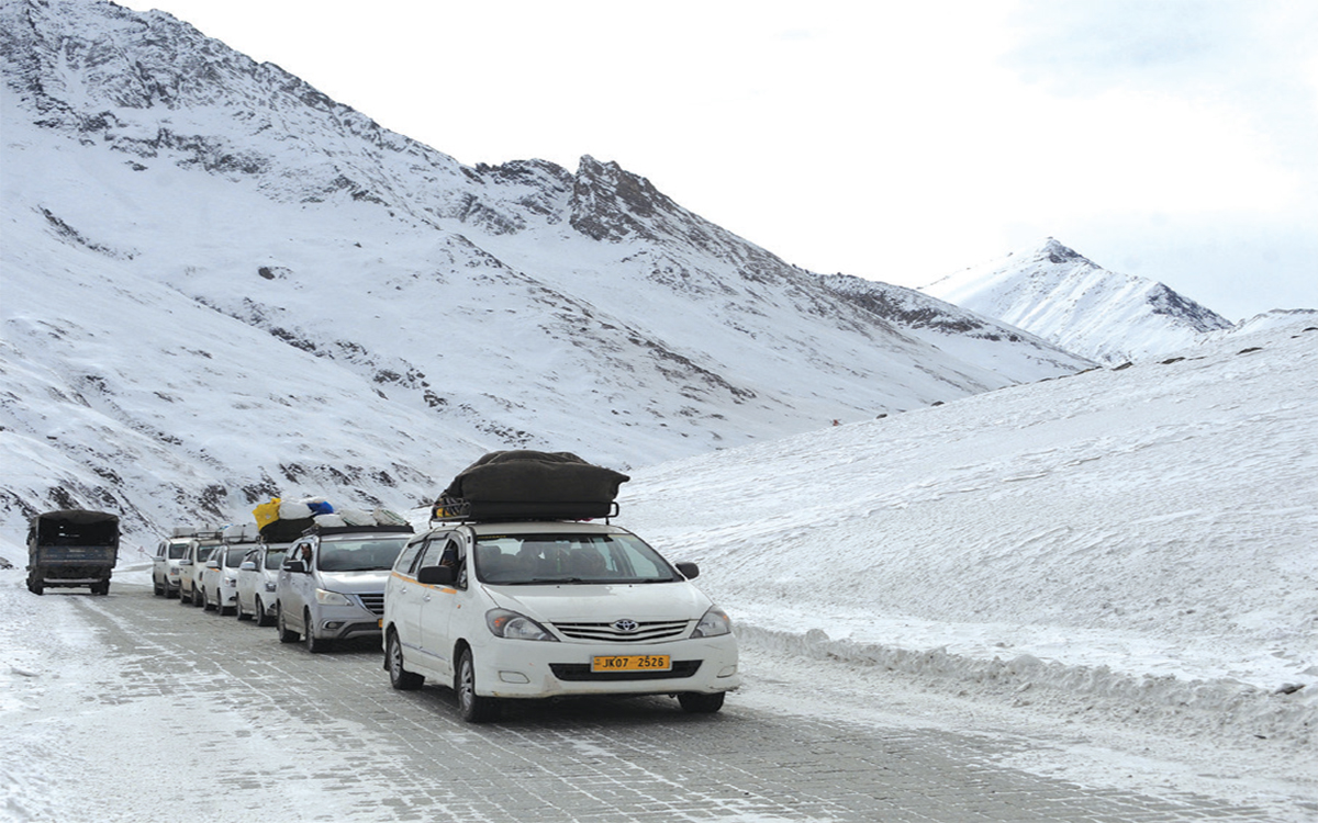 Perilous Cross | 20-km Zojila stretch lacks necessary security measures