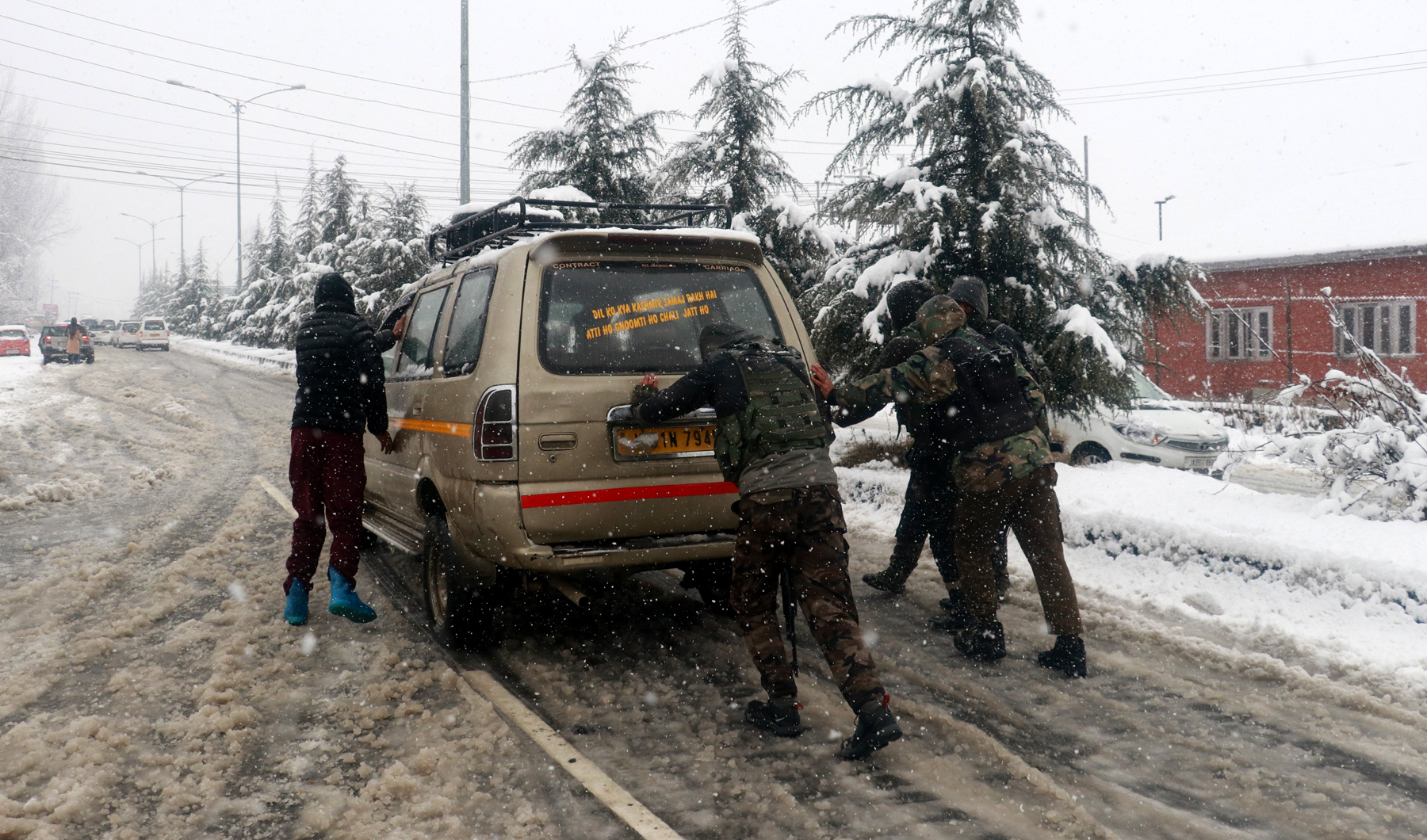Snowfall throws life out of gear across Kashmir