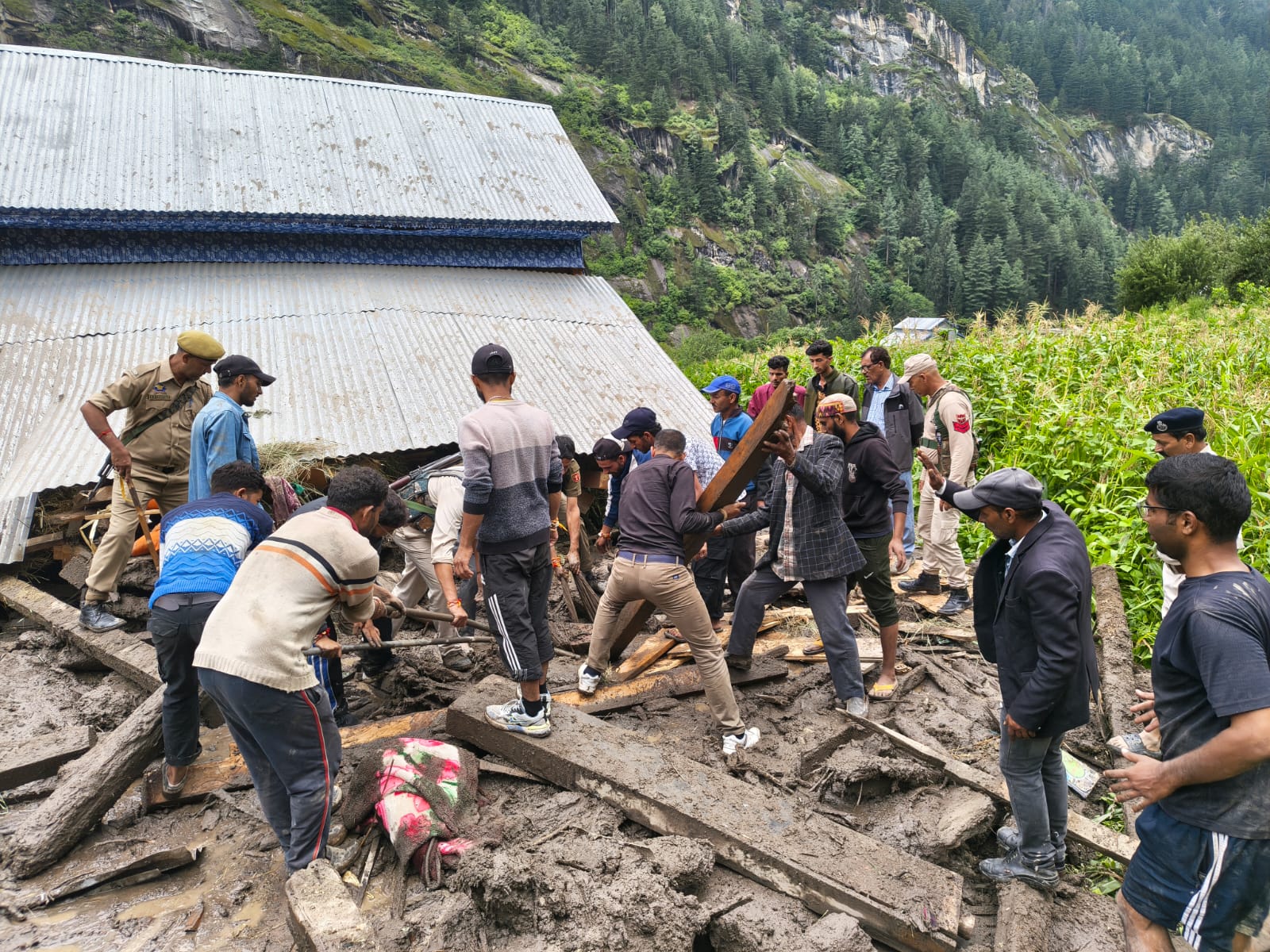 Efforts are being made to rescue the injured persons.